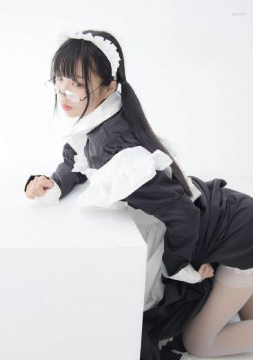 尹律相识