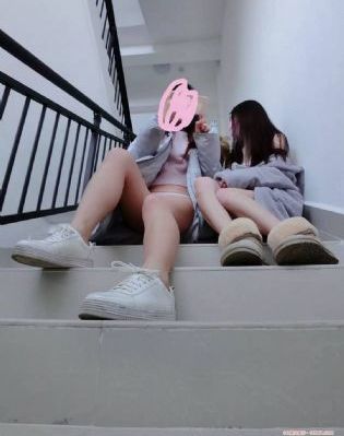 三个老头玩两个老太